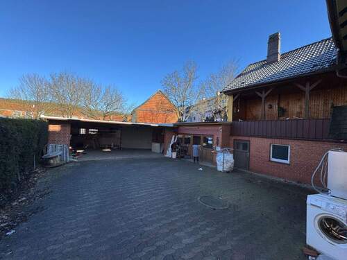 Hinterhof - 1 Zimmer Mehrfamilienhaus, Wohnhaus in Bad Gandersheim