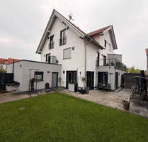 Perfektes Familienhaus: Moderne Doppelhaushälfte mit Garten, 3 Etagen & Top-Ausstattung - Bruchköbel