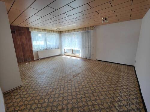 Wohnzimmer mit Ausgang zu Terrasse - 
