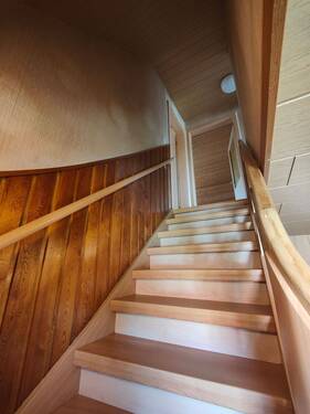 Treppe ins Obergeschoss - 