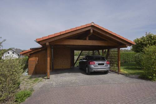 Doppelcarport u. Gartenhütte - 6 Zimmer Doppelhaushälfte in Weilrod