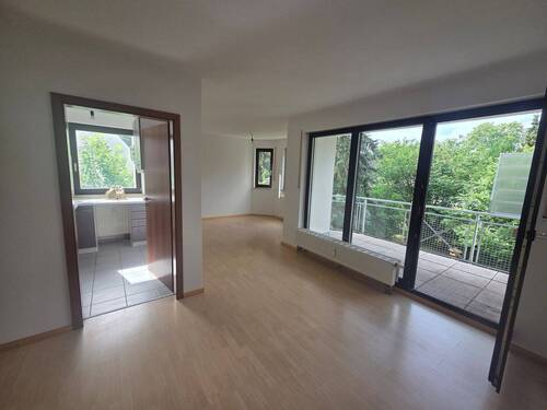 1000047556.jpg - Helle 2-Zimmer-Wohnung mit Balkon und Einbauküche in ruhiger Lage