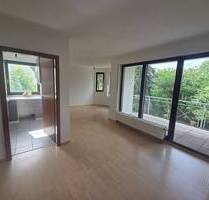 Helle 2-Zimmer-Wohnung mit Balkon und Einbauküche in ruhiger Lage - Stahnsdorf