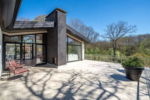Sonnige Terrasse mit Ausblick zum Alstertal - 