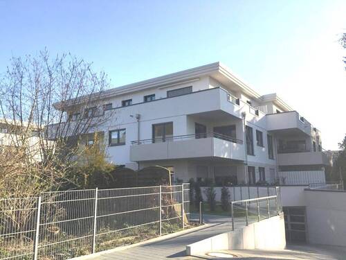 Außenansicht - Top Lage in 2. Baureihe: neuwertige 3-Zimmer-Erdgeschosswohnung mit Terrasse und Tiefgaragenstellplatz in Bünde-Ennigloh