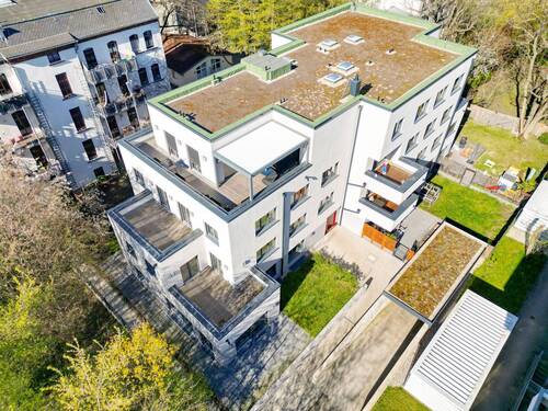 Großzügige Terrassen - 