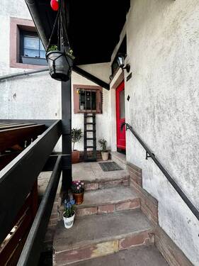 15. Treppenaufgang Veranda, Hauseingang - 
