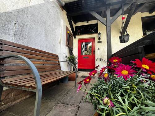 1. Hausfront - 6 Zimmer Einfamilienhaus zum Kaufen in Neidenbach
