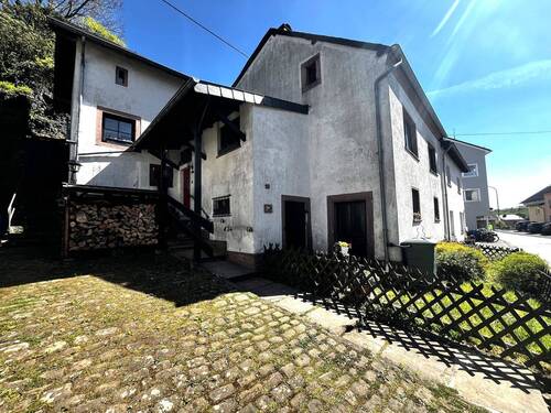 4. Hausansicht - 6 Zimmer Einfamilienhaus in Neidenbach