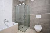 Blick in das Badezimmer - 