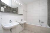 Blick in das Badezimmer - 