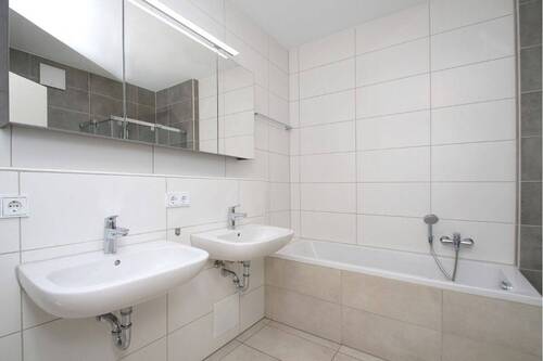 Blick in das Badezimmer - 