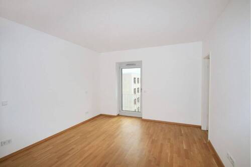 Blick in das Schlafzimmer mit Ankleidezimmer - 