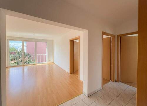 Flur und Wohnzimmer - 