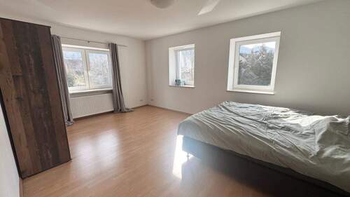 Schlafzimmer.jpeg - Etagenwohnung mit 94,00 m&sup2; in Berching zur Miete