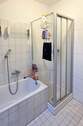 Dusche und Badewanne.jpg - 