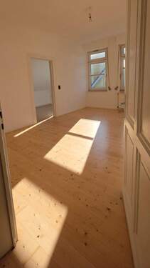 Zimmer 3 mit zus. Arbeits- oder Ankleidezimmer - 