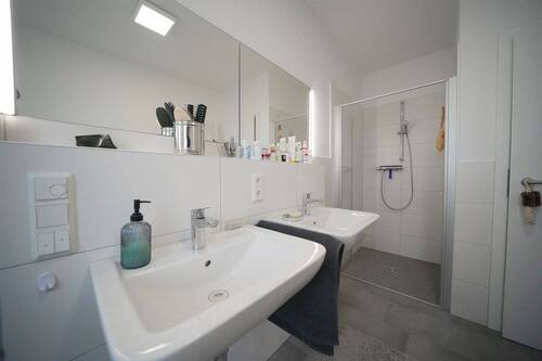 mit Dusche - 