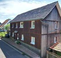 kleines Fachwerkhaus mit massivem Anbau, kleinem, gemütlichen Garten und PKW-Stellplatz in ruhiger Ortsrandlage - Waldkappel Mäckelsdorf