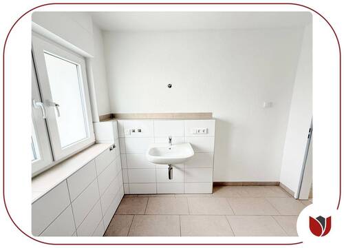 Duschbad mit WC und Fenster - 
