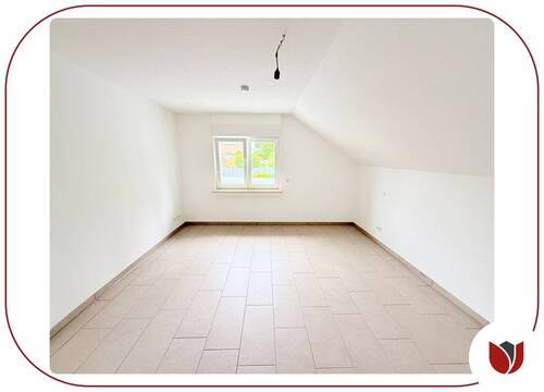 1. Elternschlafzimmer mit leichter, gemütlicher Schräge - 