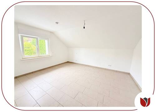 1. Elternschlafzimmer mit leichter, gemütlicher Schräge - 