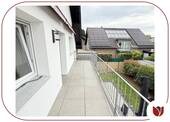 Balkon mit 2 Markisen
- 