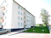 Hausansicht mit Eingangsbereich - 3 Zimmer Etagenwohnung zur Miete in Northeim