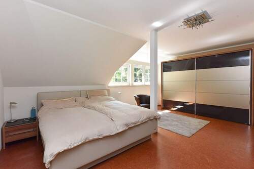 Hauptschlafzimmer mit Bad en Suite & Ankleide - 