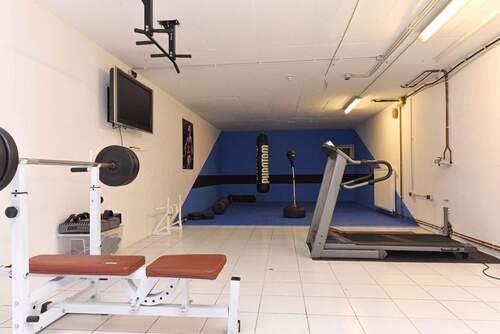 gefliester Hobby-/Fitnessraum - 