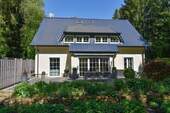 Massivbauweise - glasierten Tondachziegel - 6 Zimmer Einfamilienhaus in Soderstorf