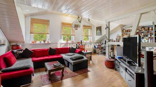 Wohnzimmer 1 - 4 Zimmer Etagenwohnung zum Kaufen in Wiesbaden