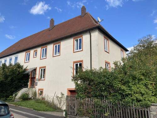 Bild 2 - 7 Zimmer Doppelhaushälfte zum Kaufen in Rothenburg o.d. Tbr.