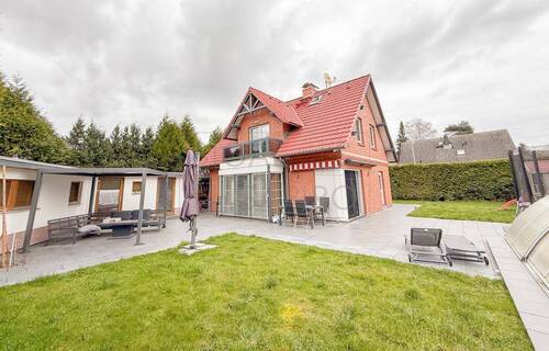 Haus - EXKLUSIVES EINFAMILIENHAUS MIT SPA-BEREICH UND AUßEN-POOL IN RUHIGER UND GRÜNER LAGE
