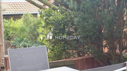 Blick von der vorderen Terrasse ins Grüne (1) - 