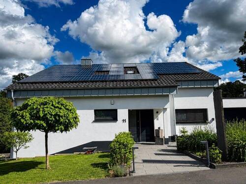 Bild 3 - 8 Zimmer Einfamilienhaus in Neuenstein