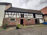Stallungen Innenhof - 9 Zimmer Bauernhaus, Landhaus zum Kaufen in Herxheimweyher