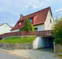 Freistehendes Einfamilienhaus mit zwei Garagen und schönem Grundstück in Fürth Atzenhof