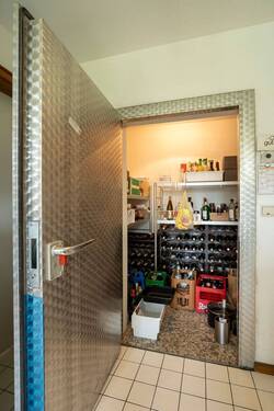 Der Kühlraum neben der Küche im EG - 