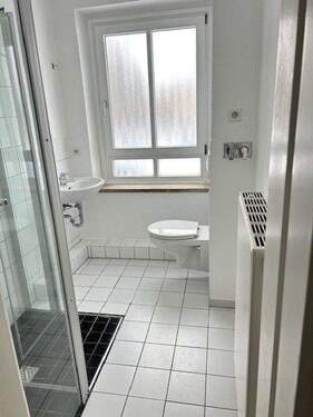 Tageslichtbad mit Dusche - 