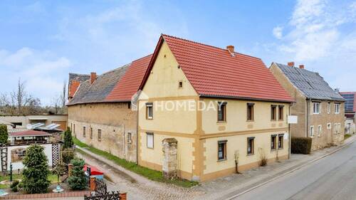 Außenansicht Drohne 1 - Großzügiges Bauernhaus mit weitläufigem Grundstück und vielseitigem Nutzungspotenzial