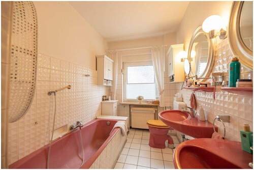 Vollbad im Erdgeschoss - 