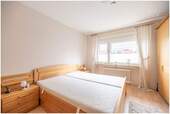 Schlafzimmer im Erdgeschoss - 