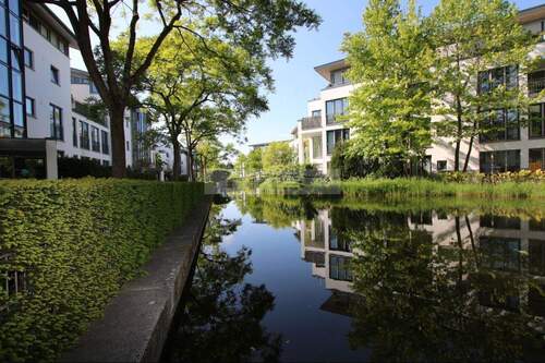 Teichanlage inmitten moderner Stadtvillen - 3 Zimmer Etagenwohnung zur Miete in Köln