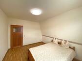 Schlafzimmer aus anderem Blickwinkel - 