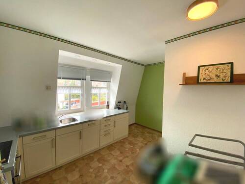 Küche mit Vorratskammer - 