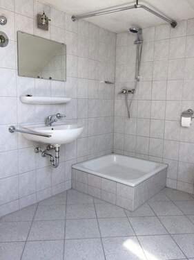 Bad1 - 2 Zimmer Etagenwohnung in Günzburg