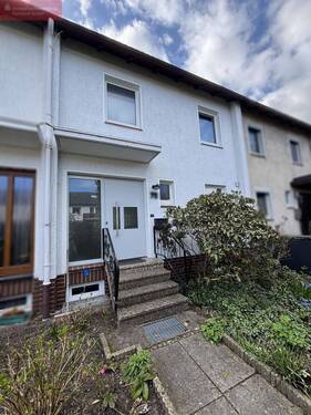 Frontansicht - Lichtdurchflutet und liebevoll gepflegt!