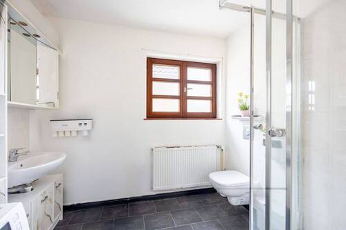 Badezimmer EG - Doppelhaushälfte mit 94,80 m&sup2; in Bietigheim-Bissingen zum Kaufen