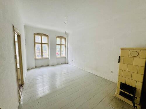 Zimmer 1 - Sanierungsbedürftige Altbauwohnung in Top-Lage - nur wenige Schritte zum Kiehlufer!